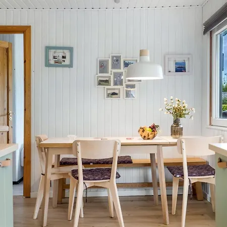 Floora - From The Sea By Interhome Hals