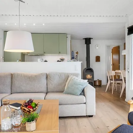 Floora - From The Sea By Interhome Feriehus